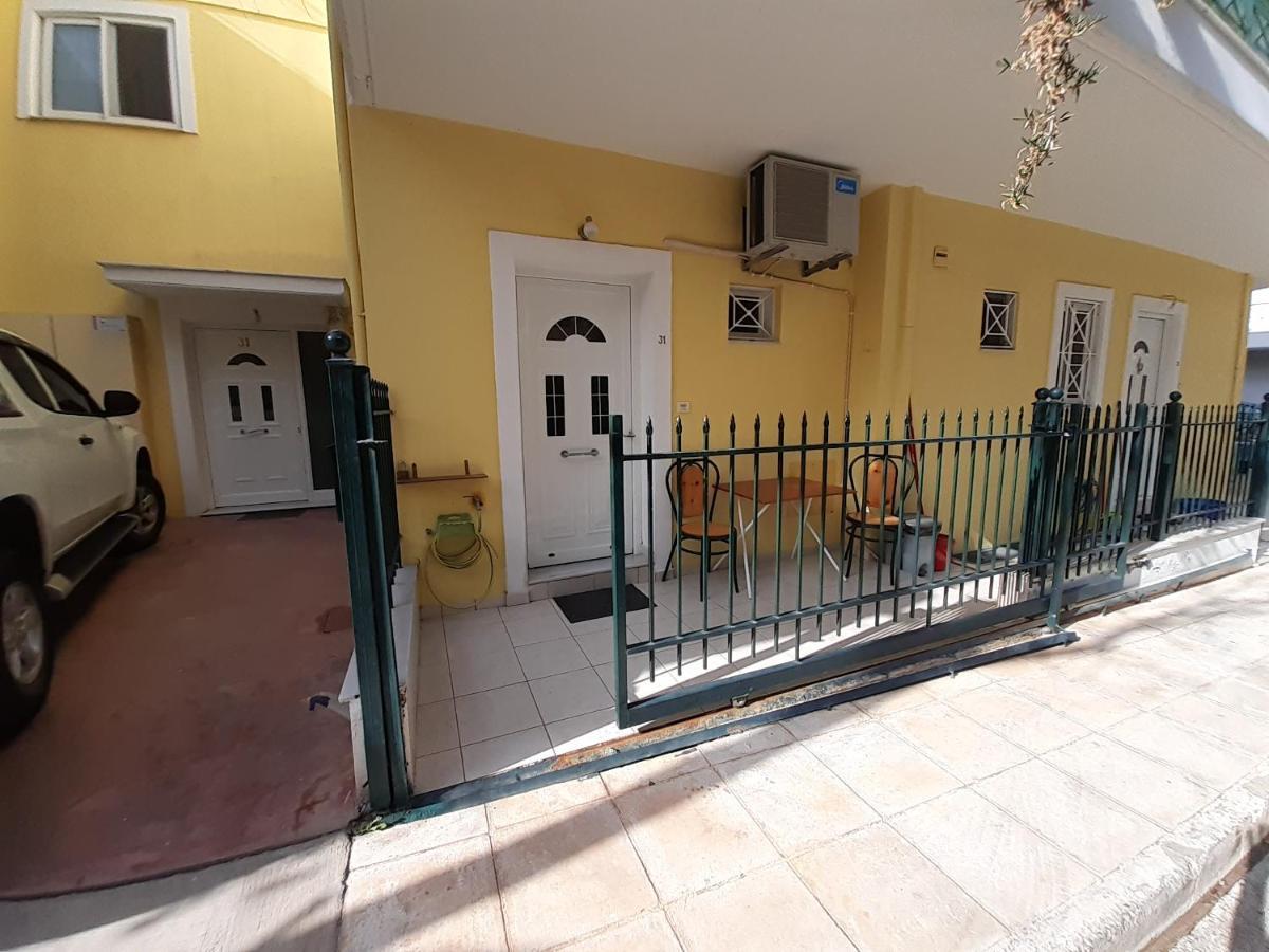칼라마타 Yellow House 아파트 외부 사진