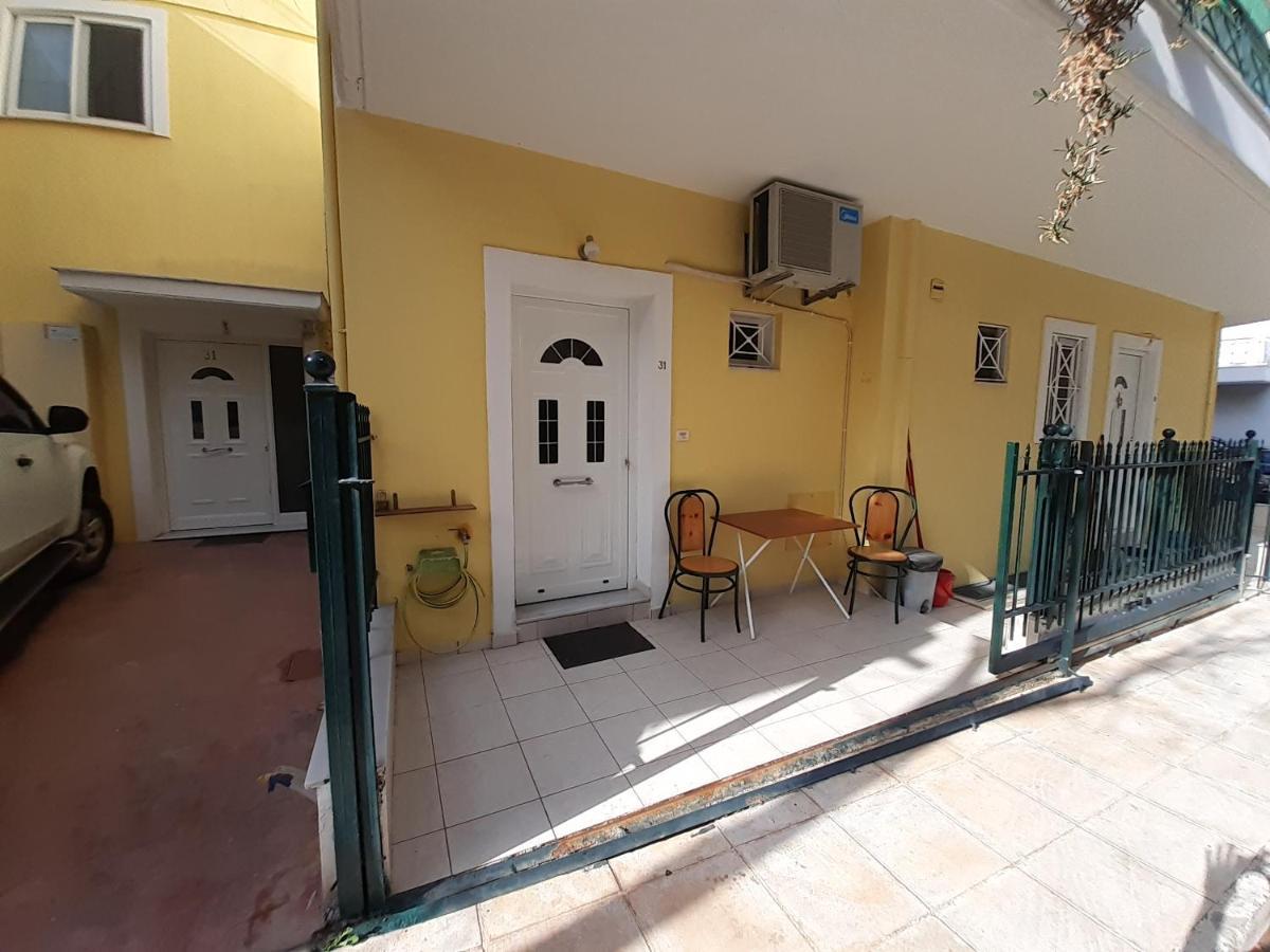 칼라마타 Yellow House 아파트 외부 사진